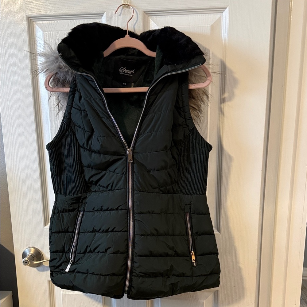 Chaps Women's Emerald Green Quilted Vest with Faux Fur Hood